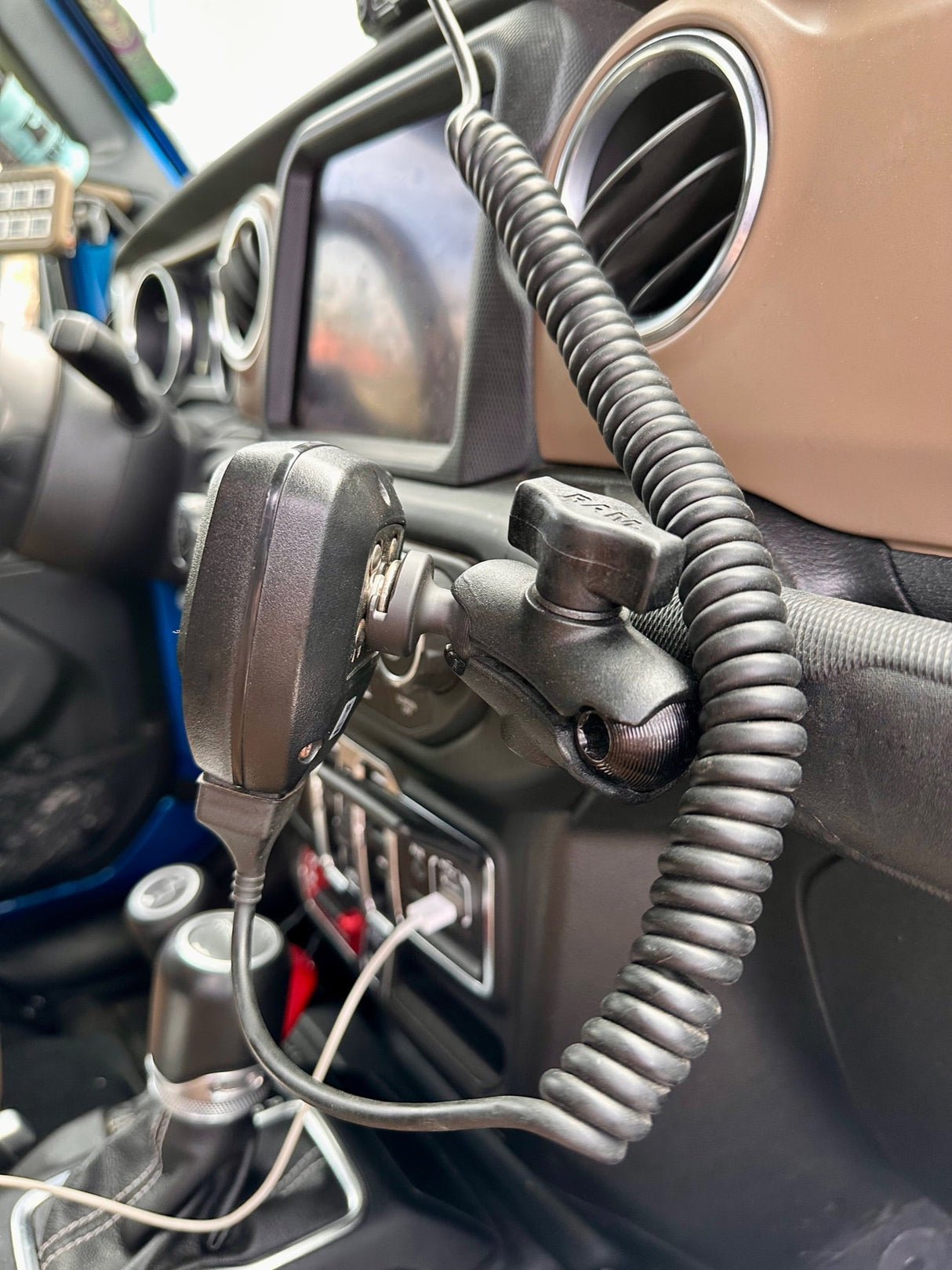 Jeep JK/JKU C.B. Clip Mount