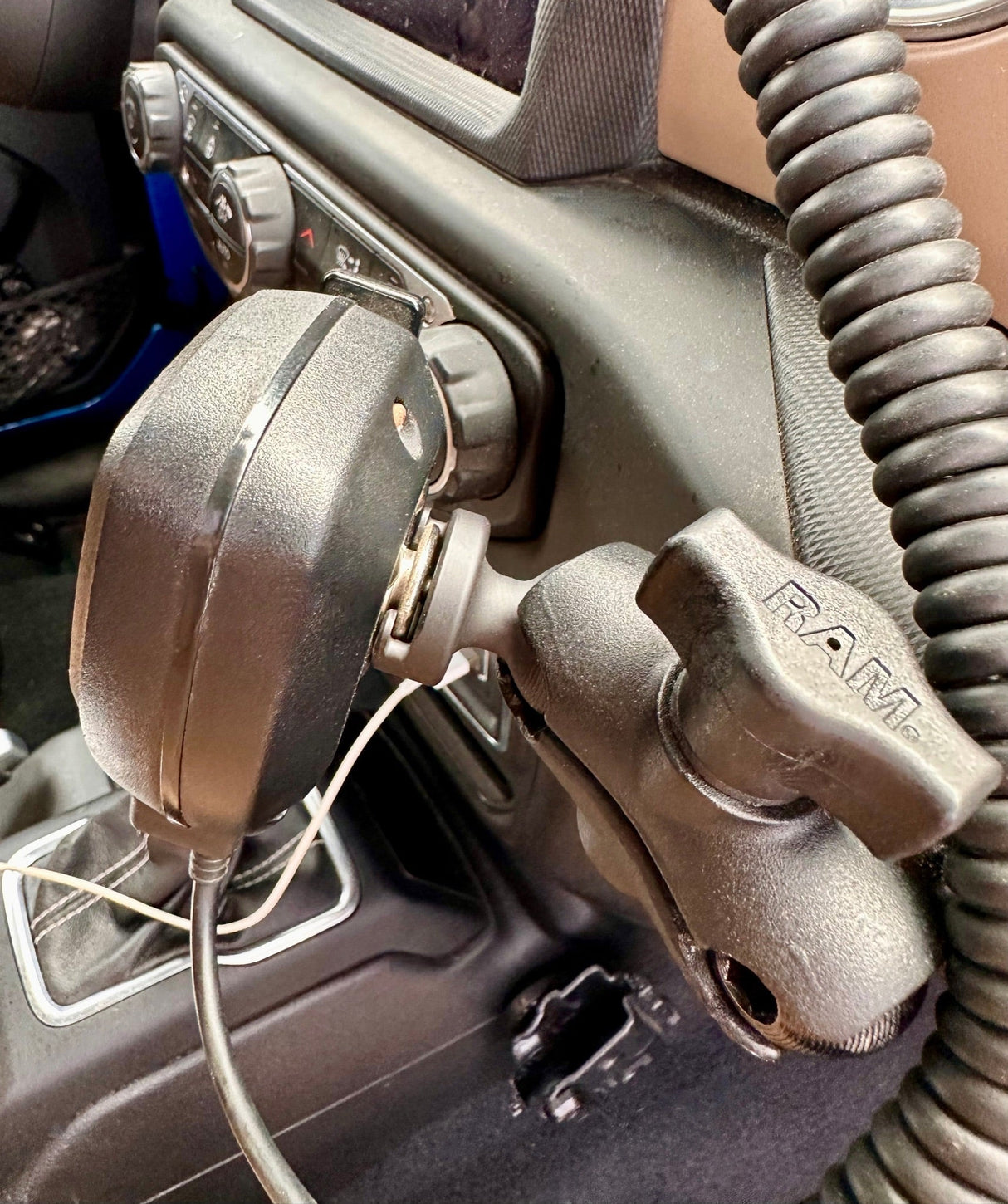 LJ/TJ C.B. Clip Mount